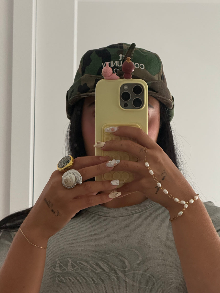 Thick Perlita Hand Chain