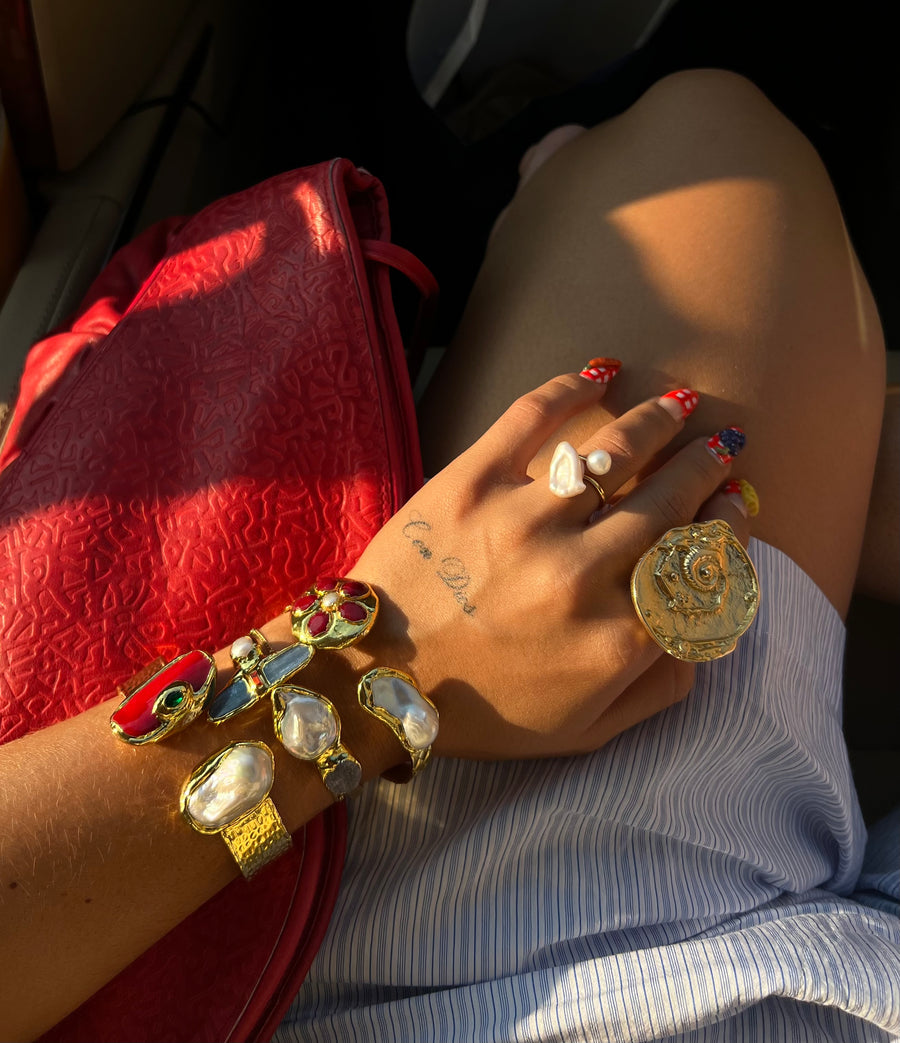 Coral Rojo Cuff