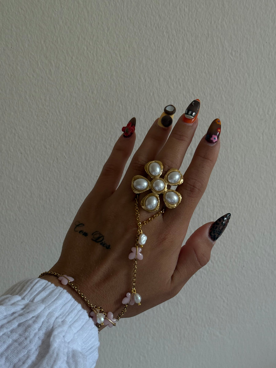 Mariposa Hand Chain